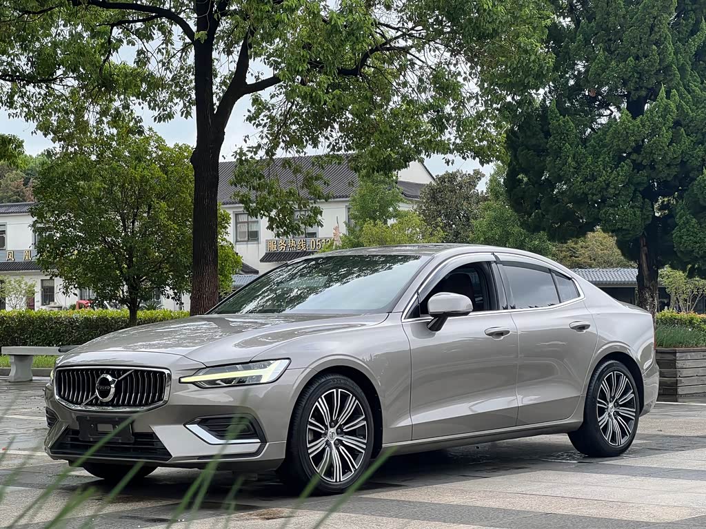 Volvo S60 2021 T4 Luxury
