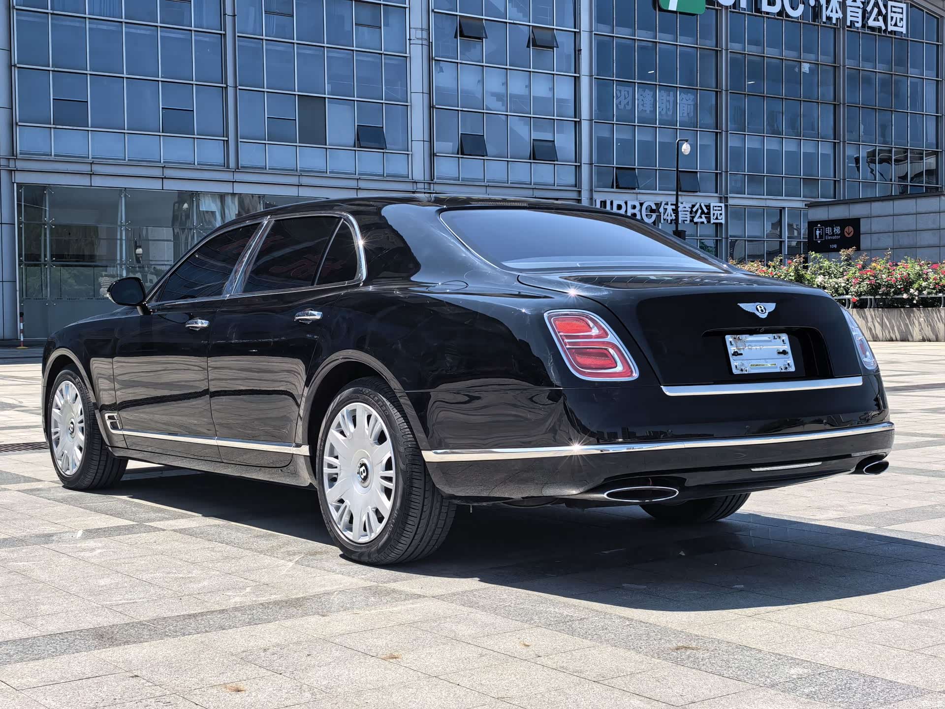 Bentley Mulsanne, 2018 4