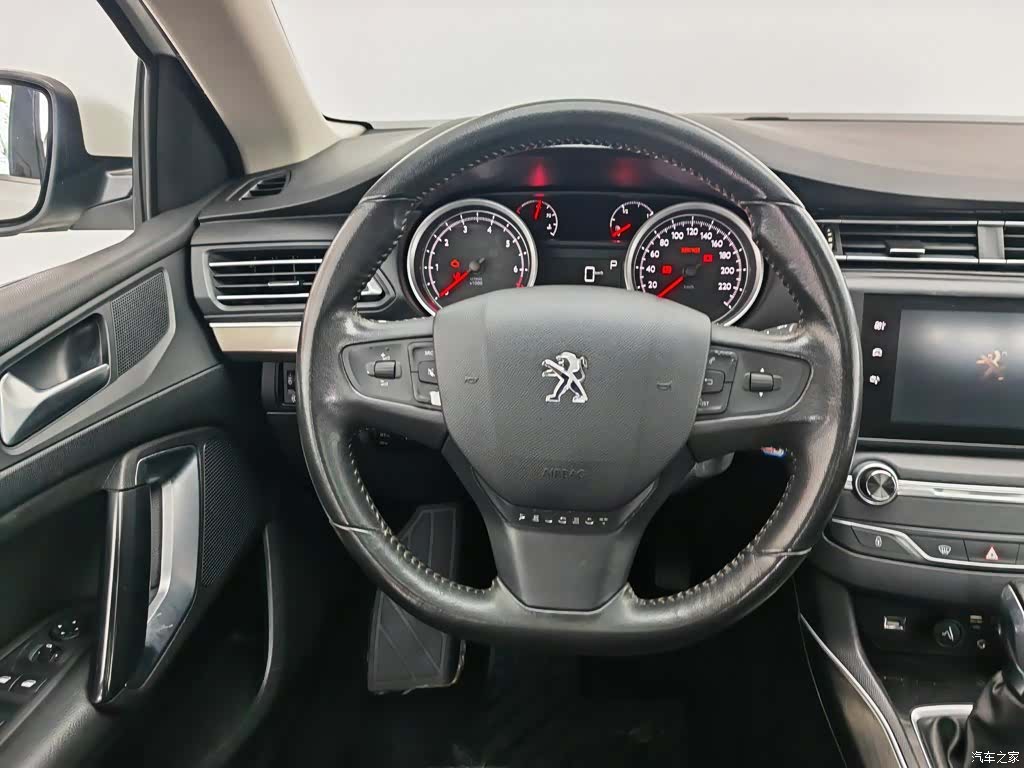Peugeot 408, 2015 11