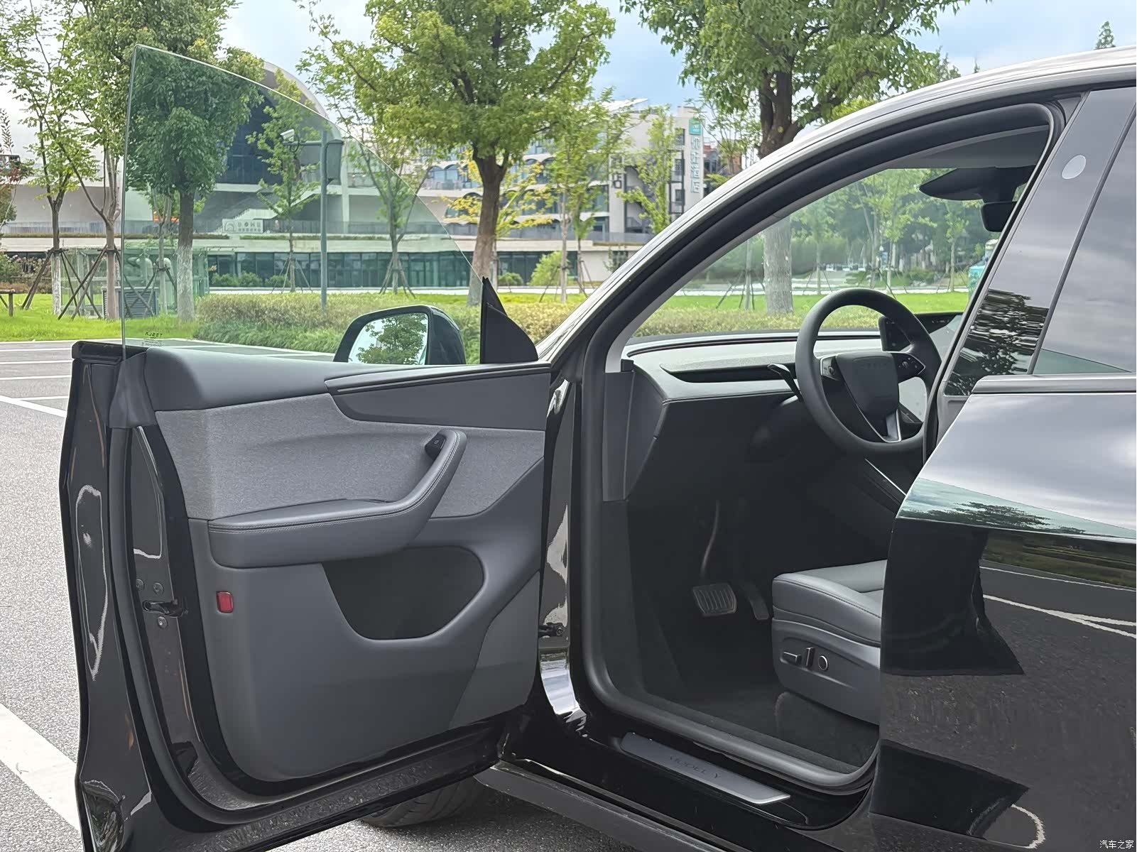 Tesla Model Y, 2026 7