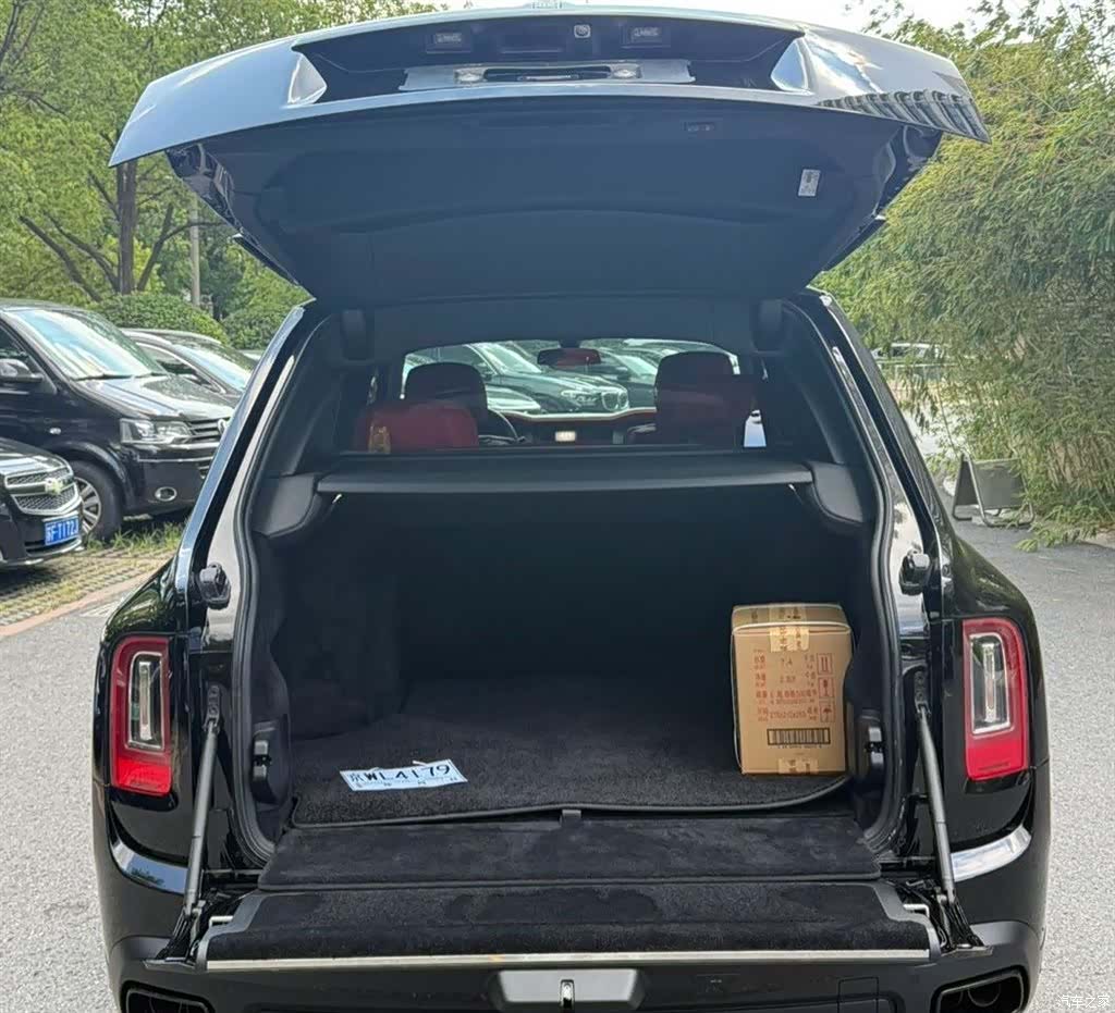 Rolls-Royce Cullinan, 2019 6