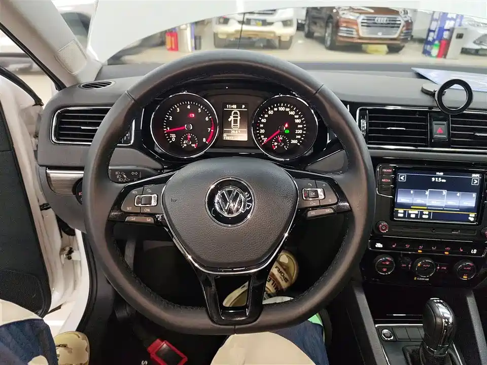 Volkswagen Sagitar