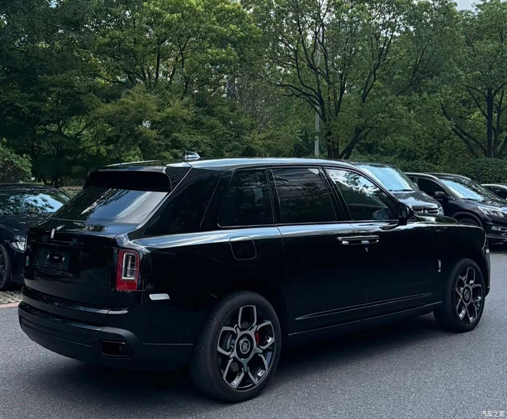 Rolls-Royce Cullinan, 2019 3