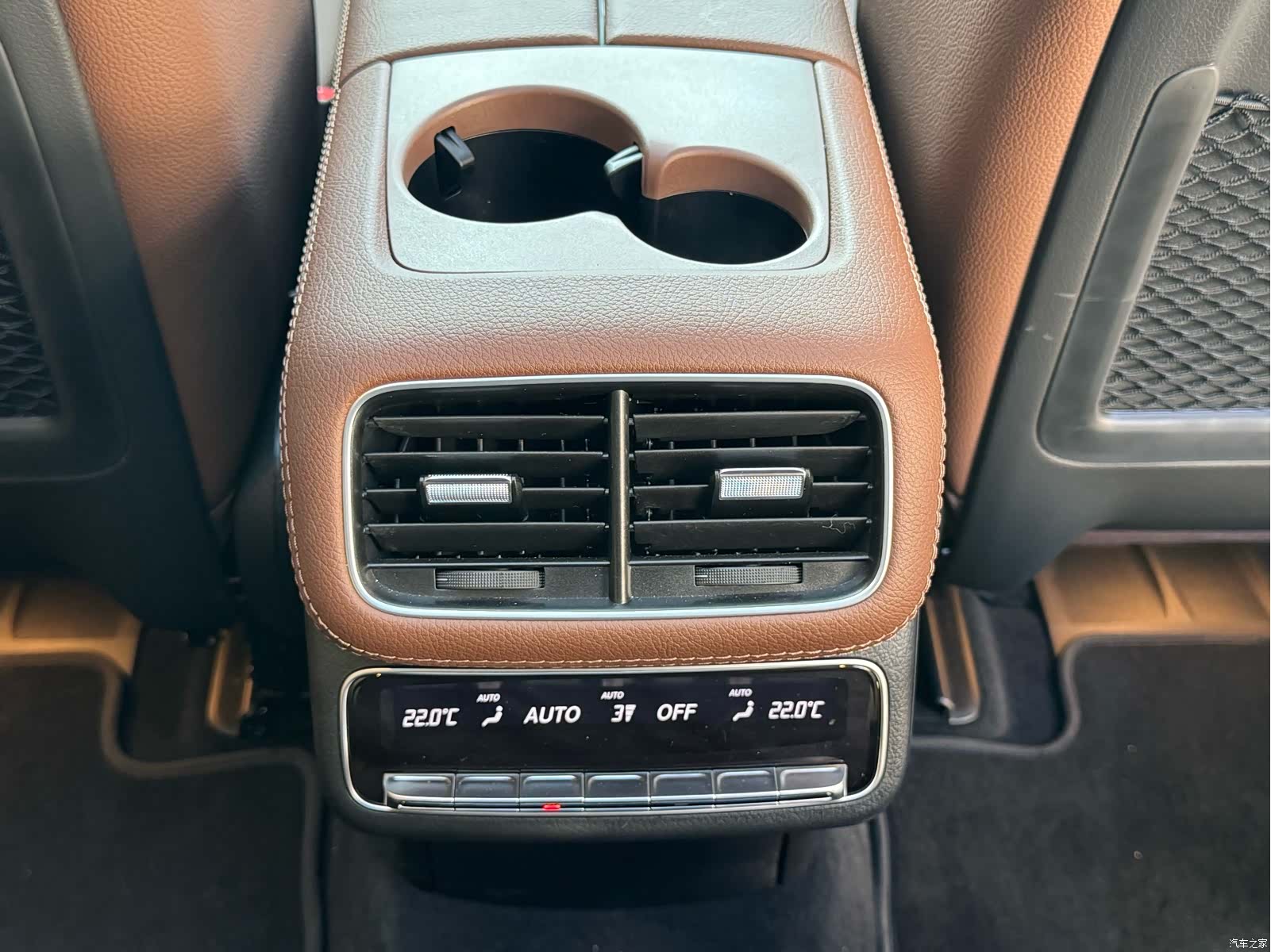 Mercedes-Benz GLE, 2025 17