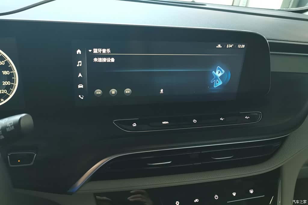 Buick GL8, 2022 13