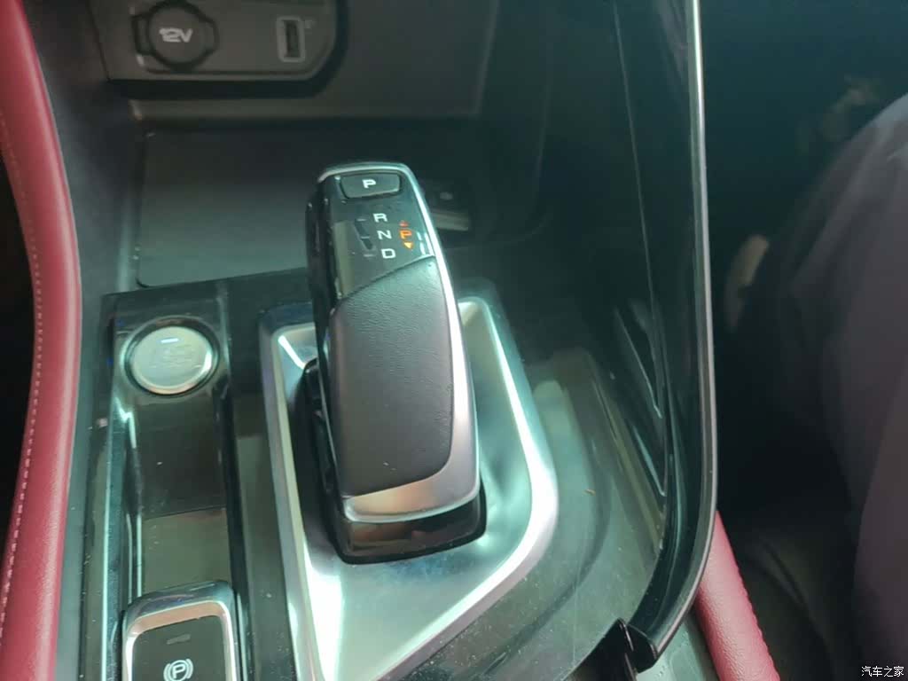 DongFeng AX7, 2022 14