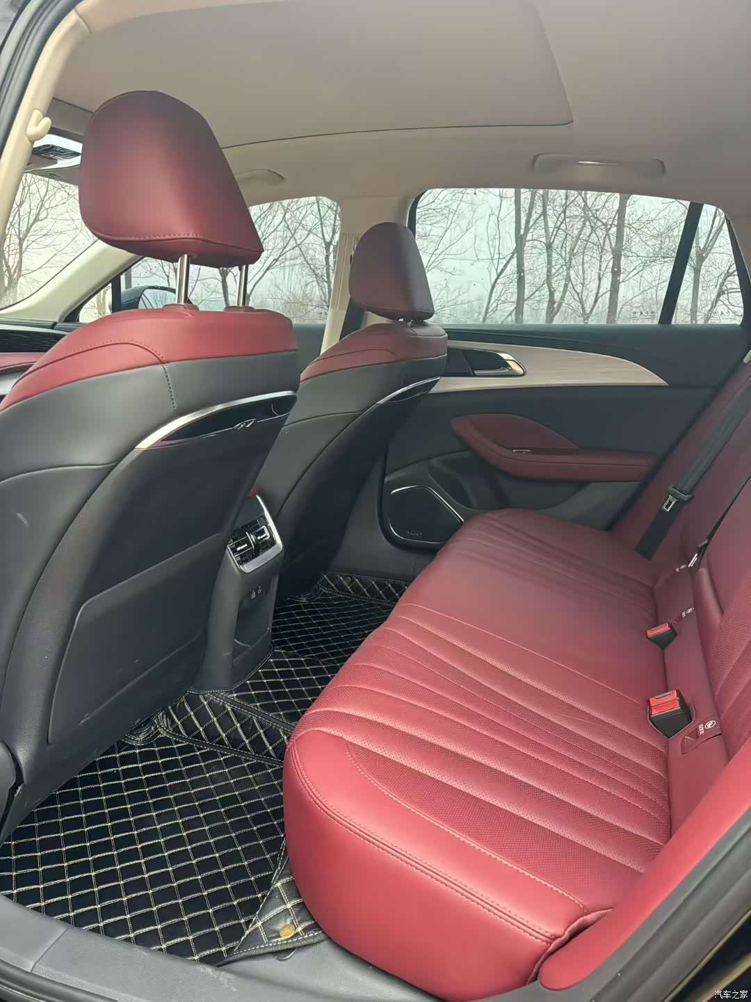 Hongqi H5, 2025 все фото