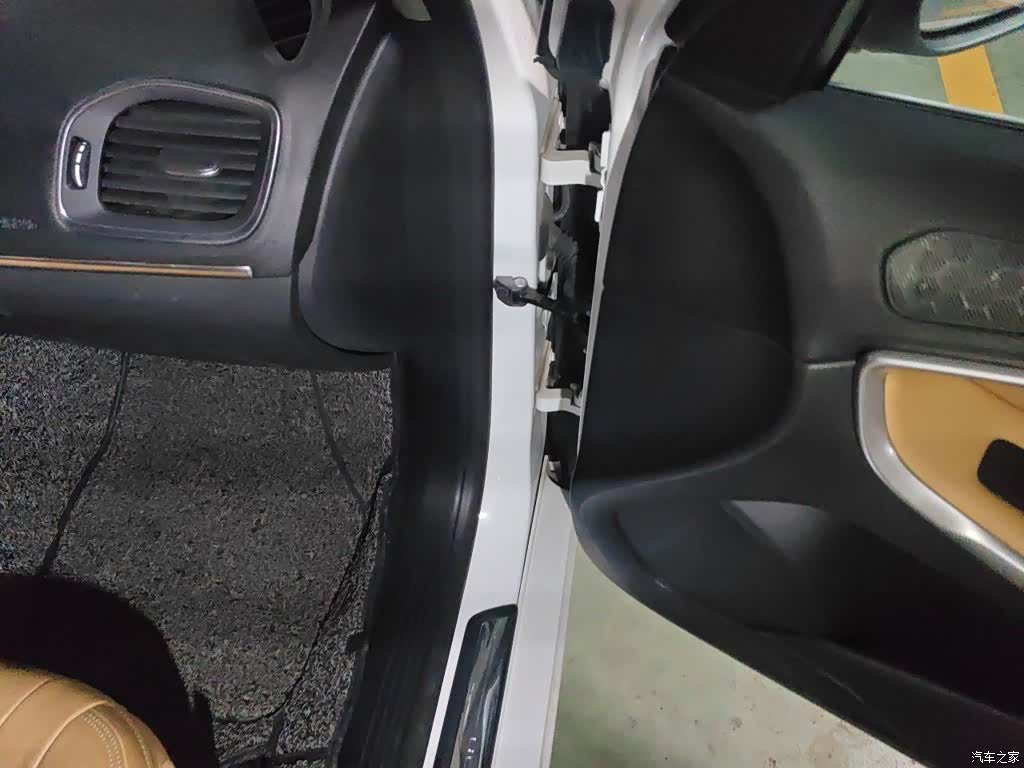 Volvo V40, 2016 20