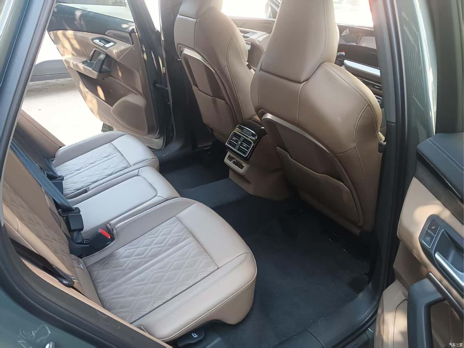 Audi Q5L, 2026 все фото