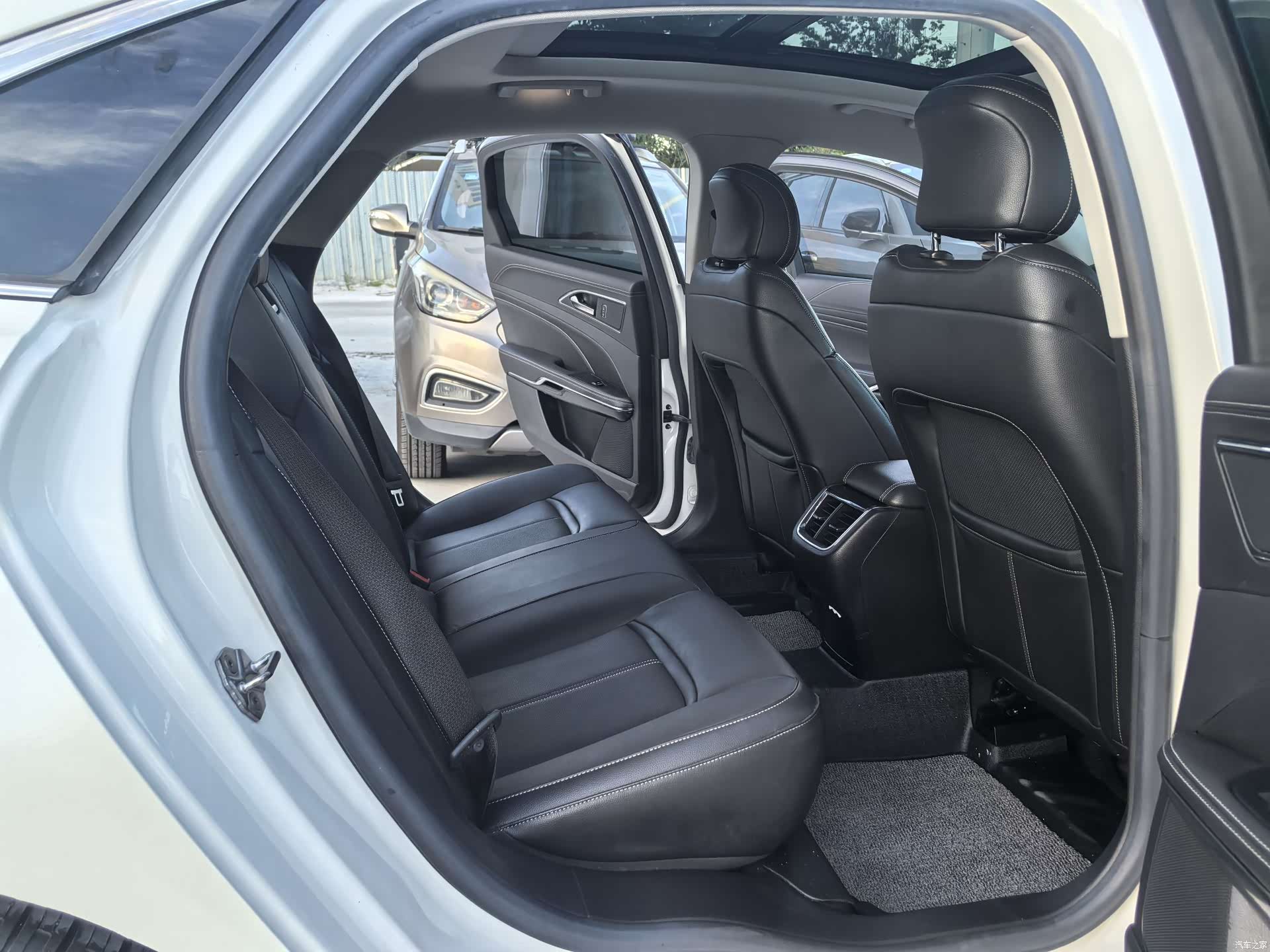 Ford Taurus, 2017 13