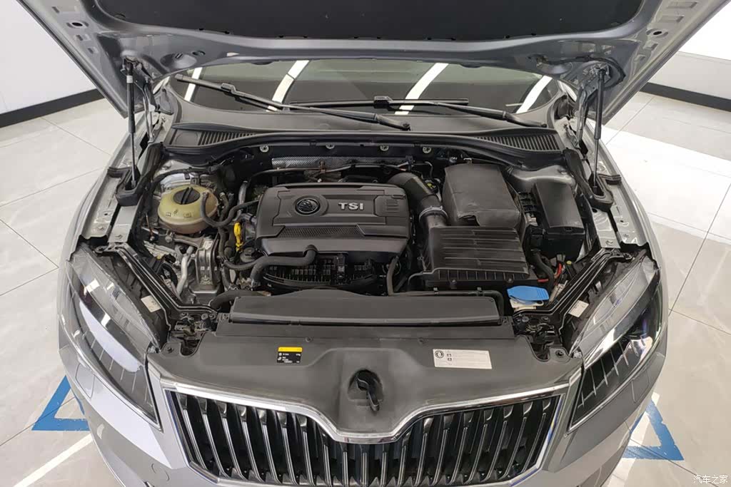 Skoda Superb, 2018 10