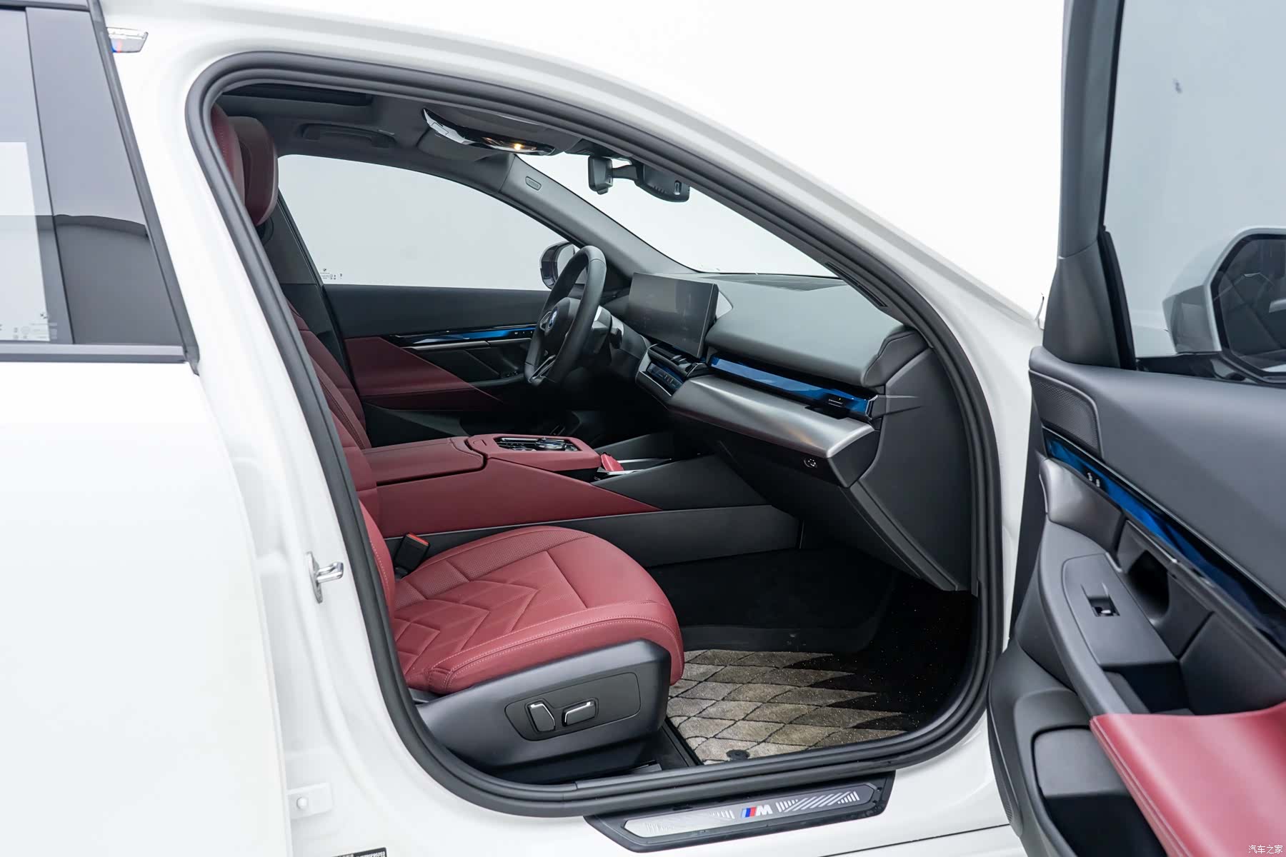 BMW i5, 2025 12