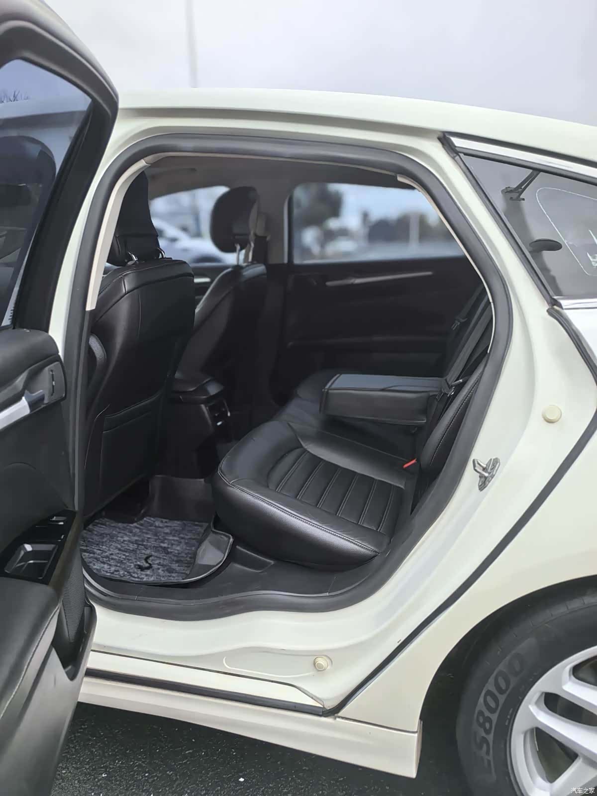 Ford Mondeo, 2016 6