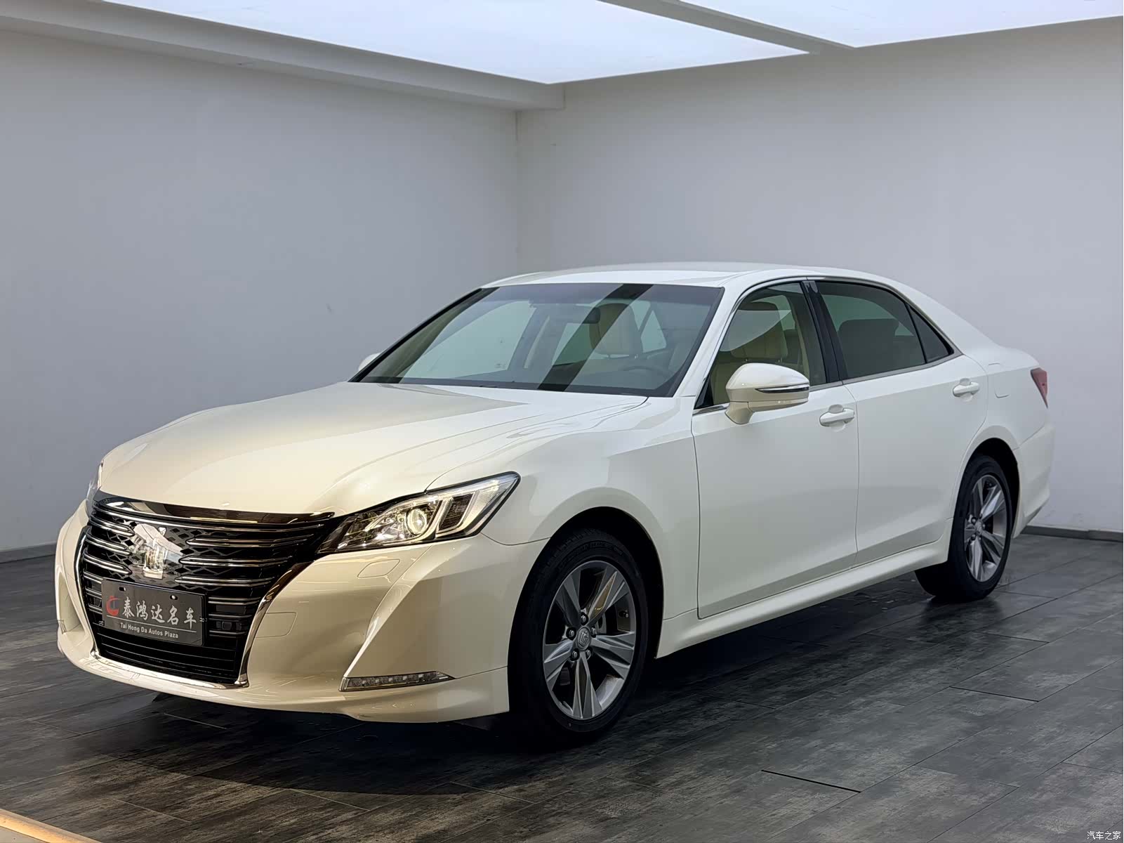 Toyota Crown, 2018 3