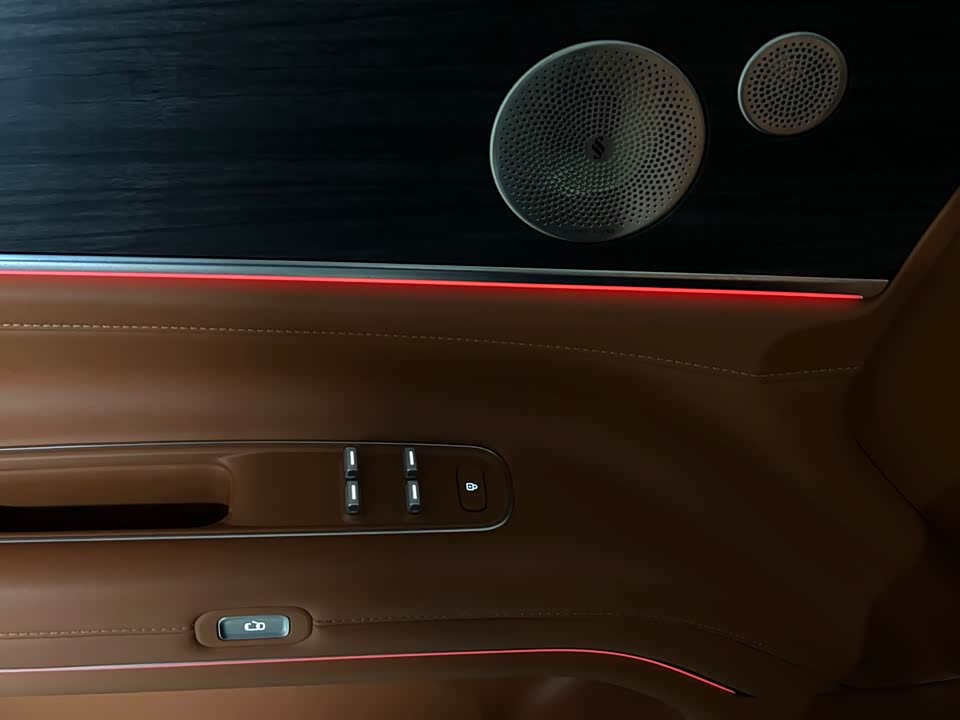 AITO Ask the world M9