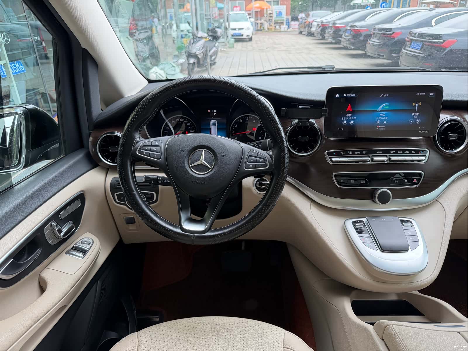Mercedes-Benz V-Class, 2021 6