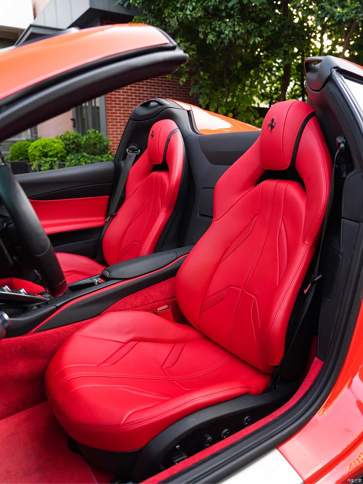 Ferrari 812, 2021 14