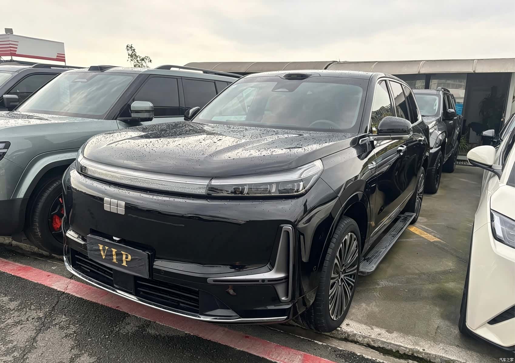Geely M9