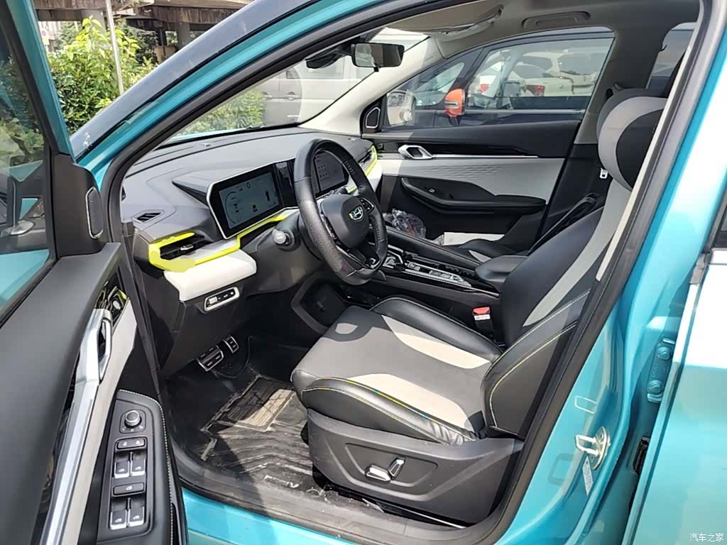 Geely Coolray, 2022 16