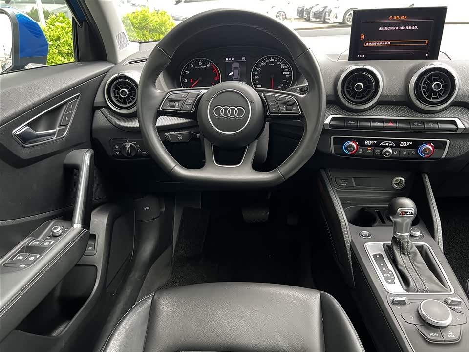 Audi Q2L