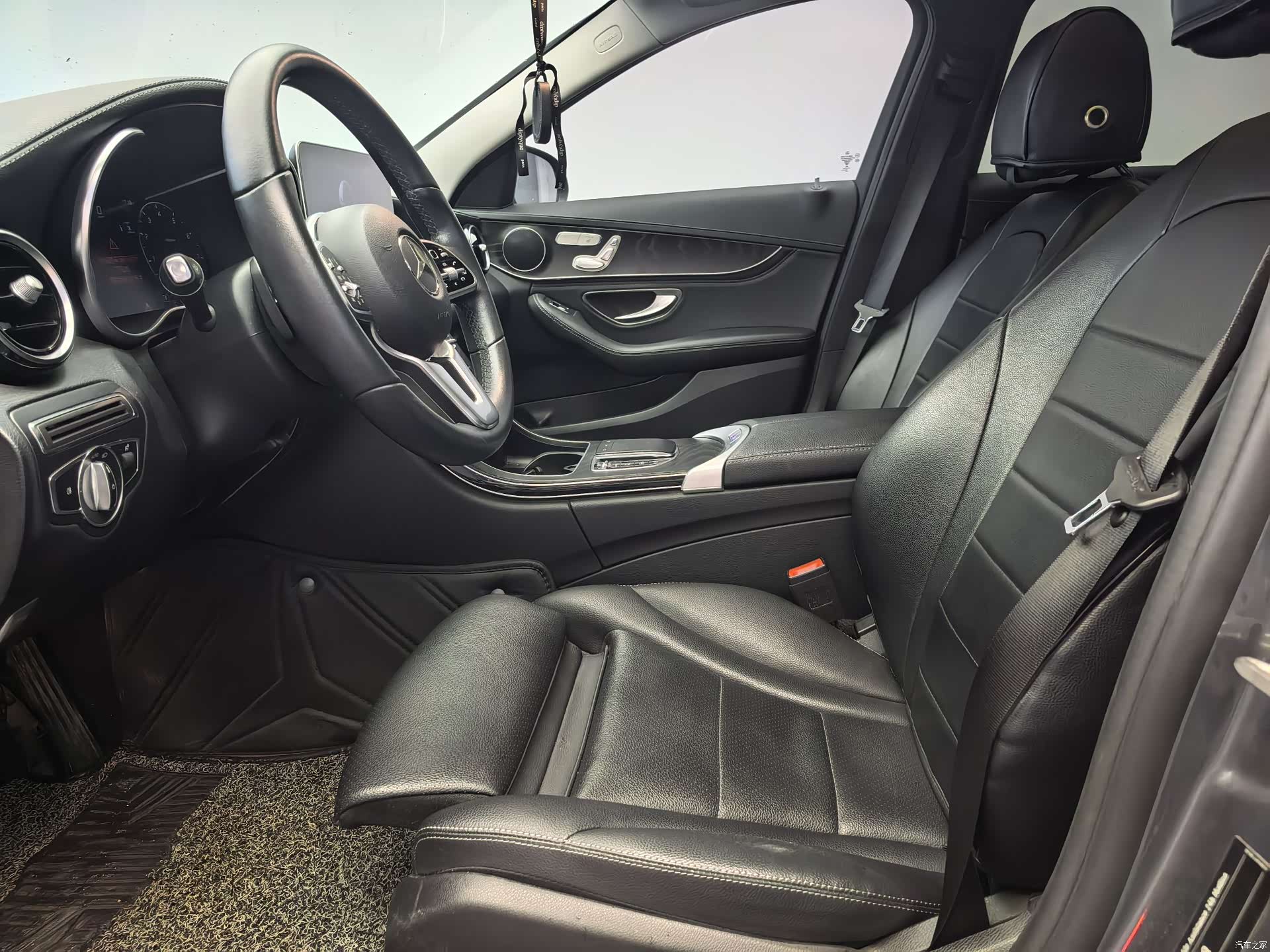 Mercedes-Benz C-Class, 2019 4
