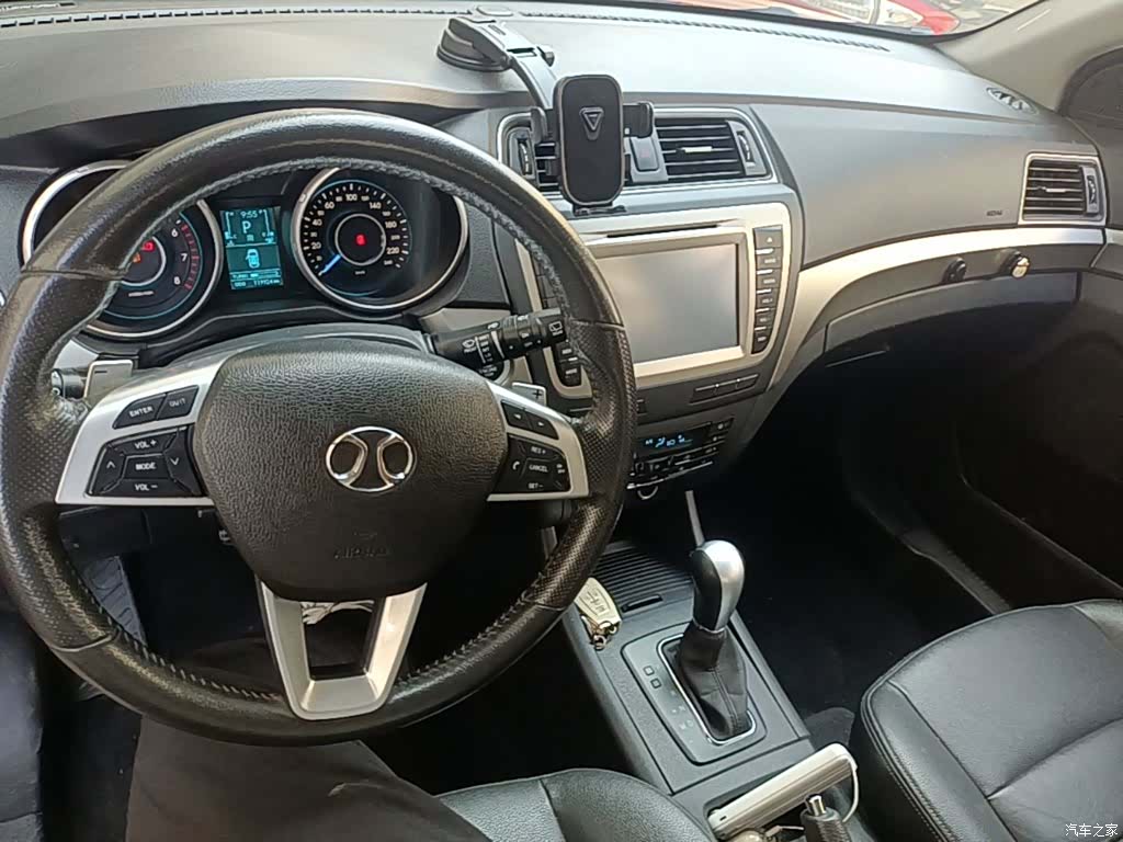 BAIC X65, 2016 10