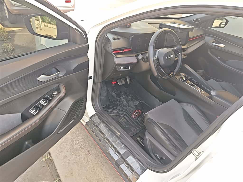 Geely Binray, 2023 16