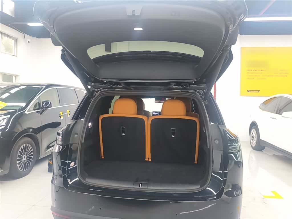 Li Auto i8, 2025 19