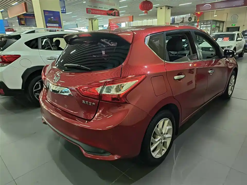 Nissan TIIDA