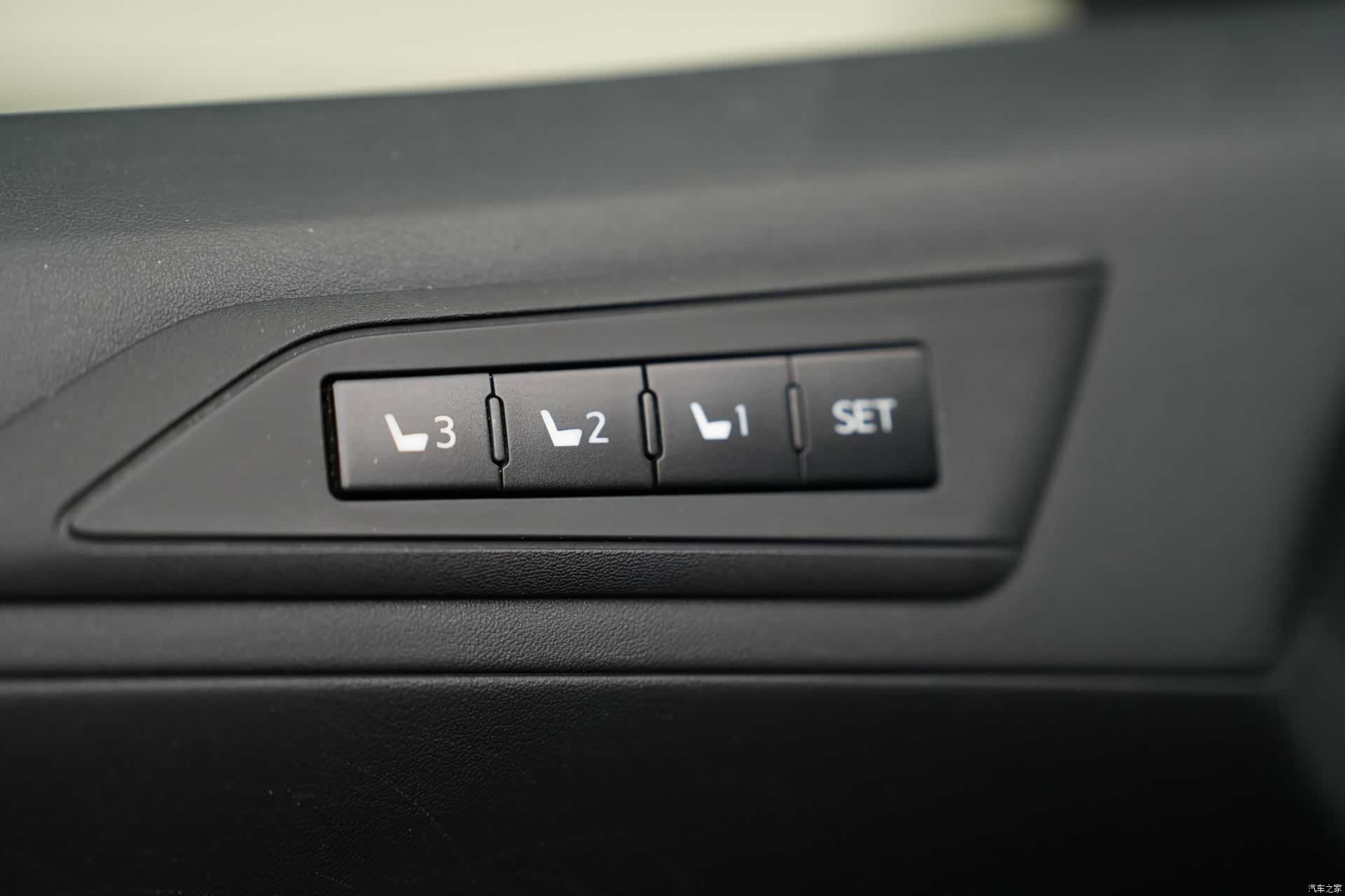 Toyota Alphard, 2022 16