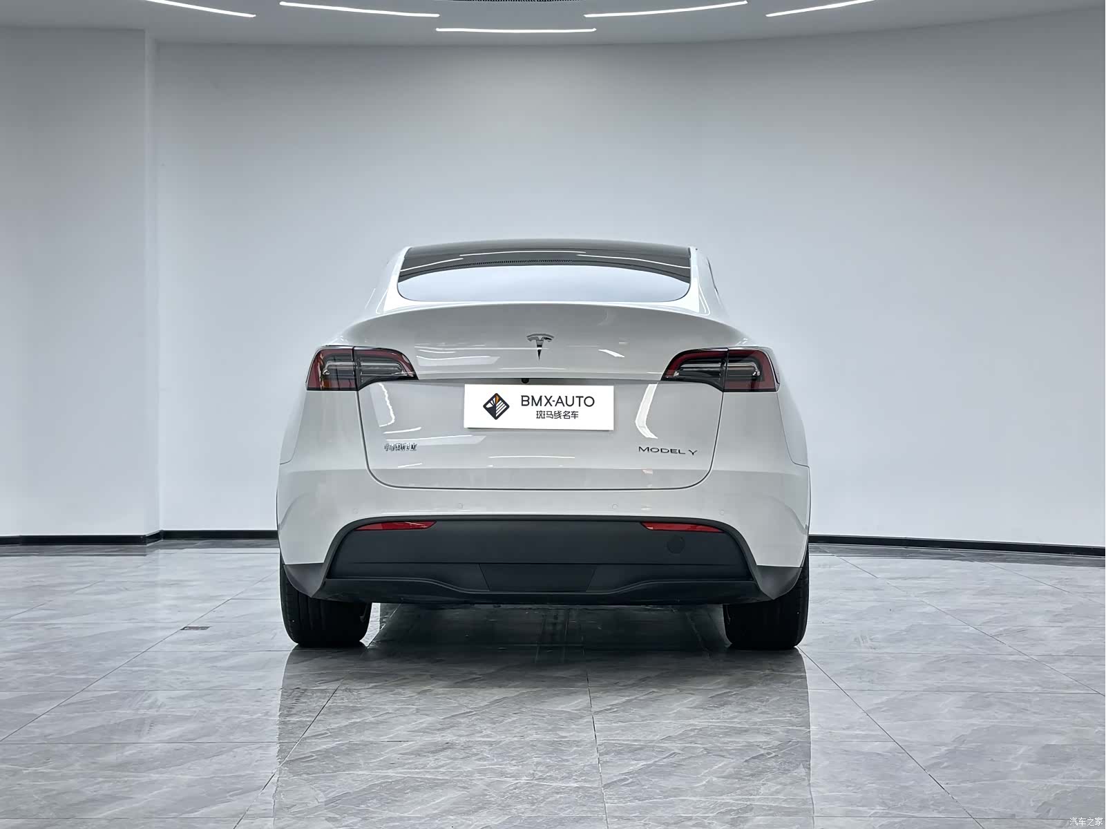 Tesla Model Y, 2021 все фото