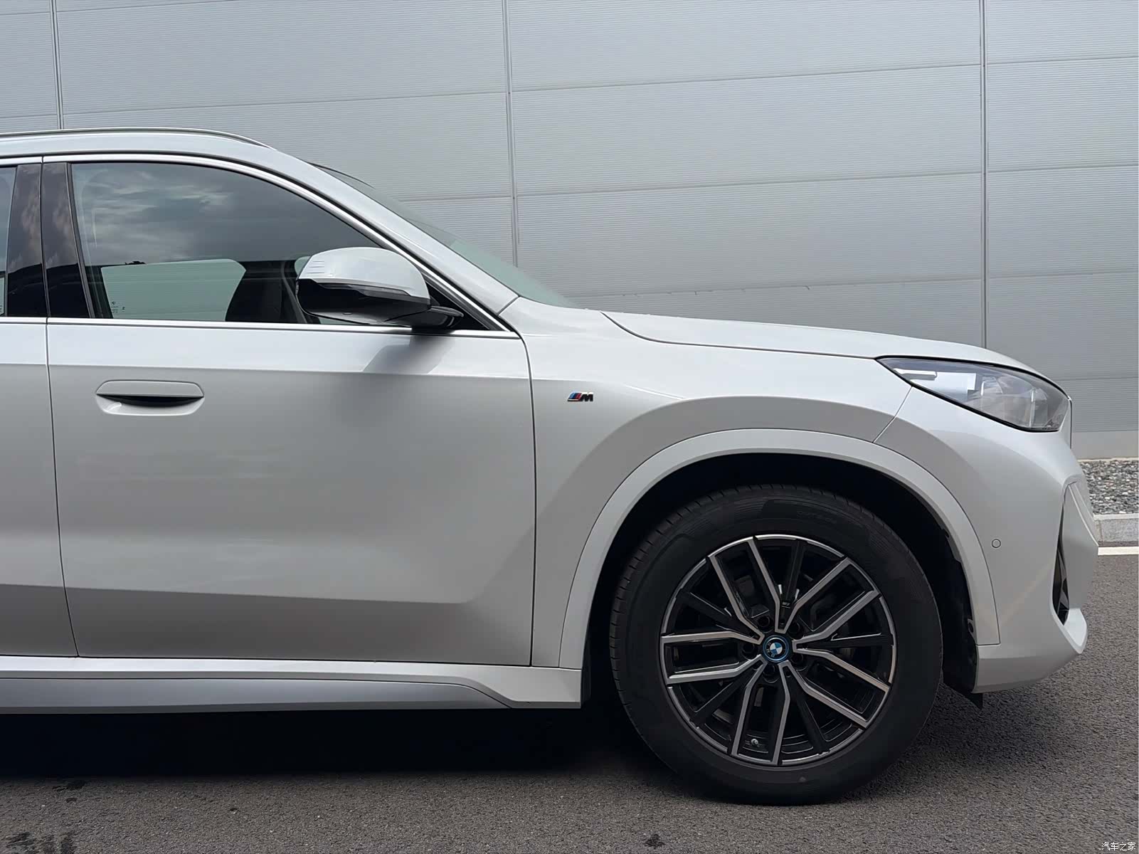 BMW iX1, 2025 11