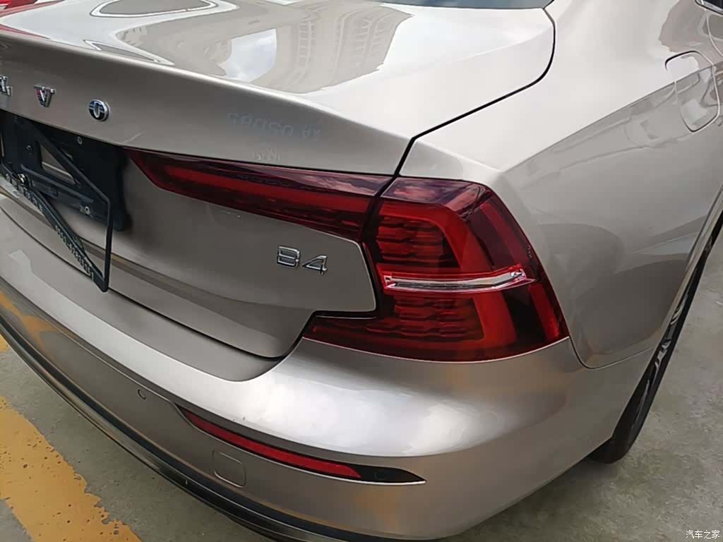 Volvo S60, 2022 8