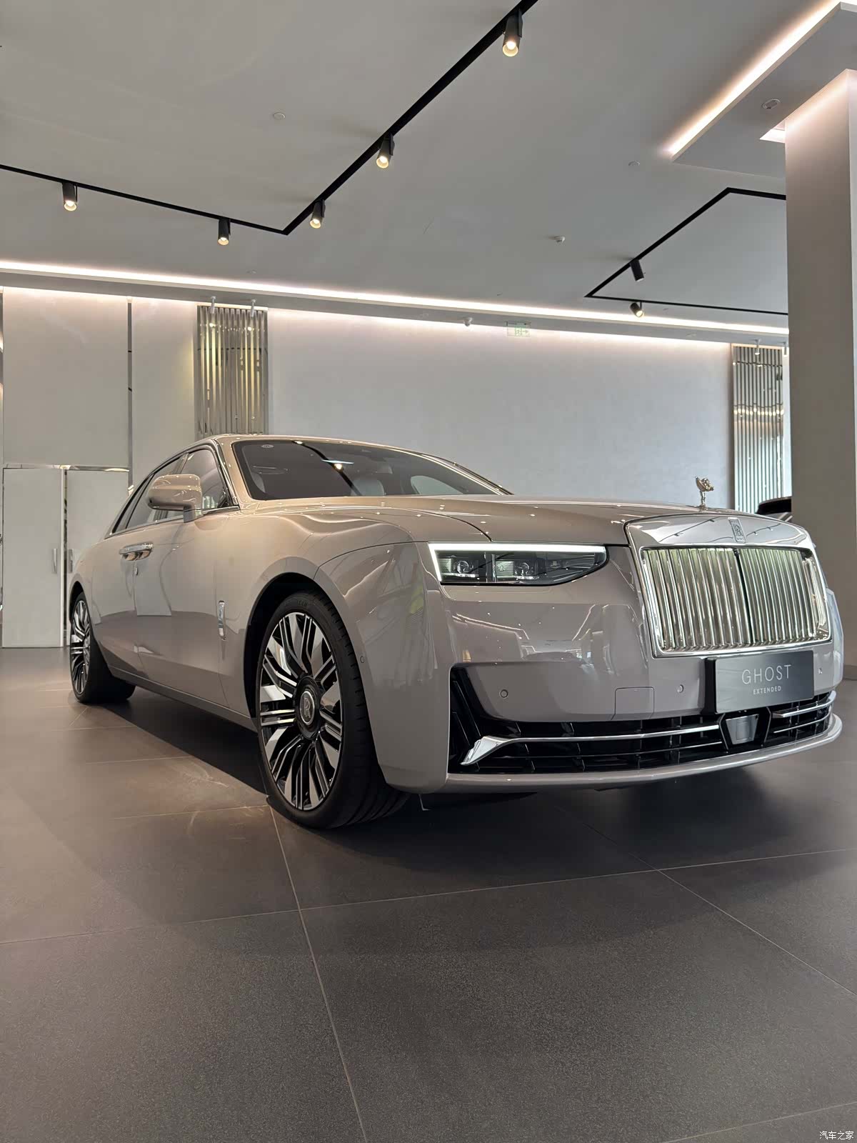 Rolls-Royce Ghost, 2025 1