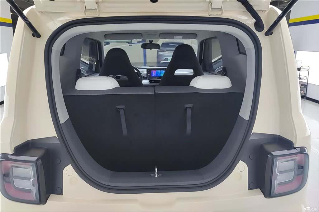 Geely Panda, 2025 4