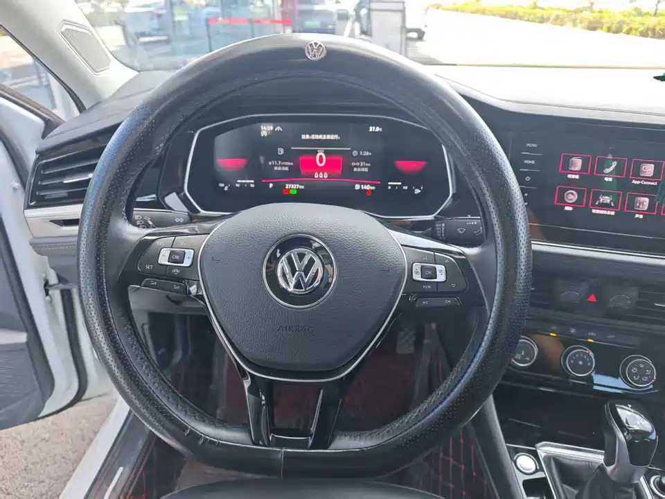 Volkswagen Sagitar