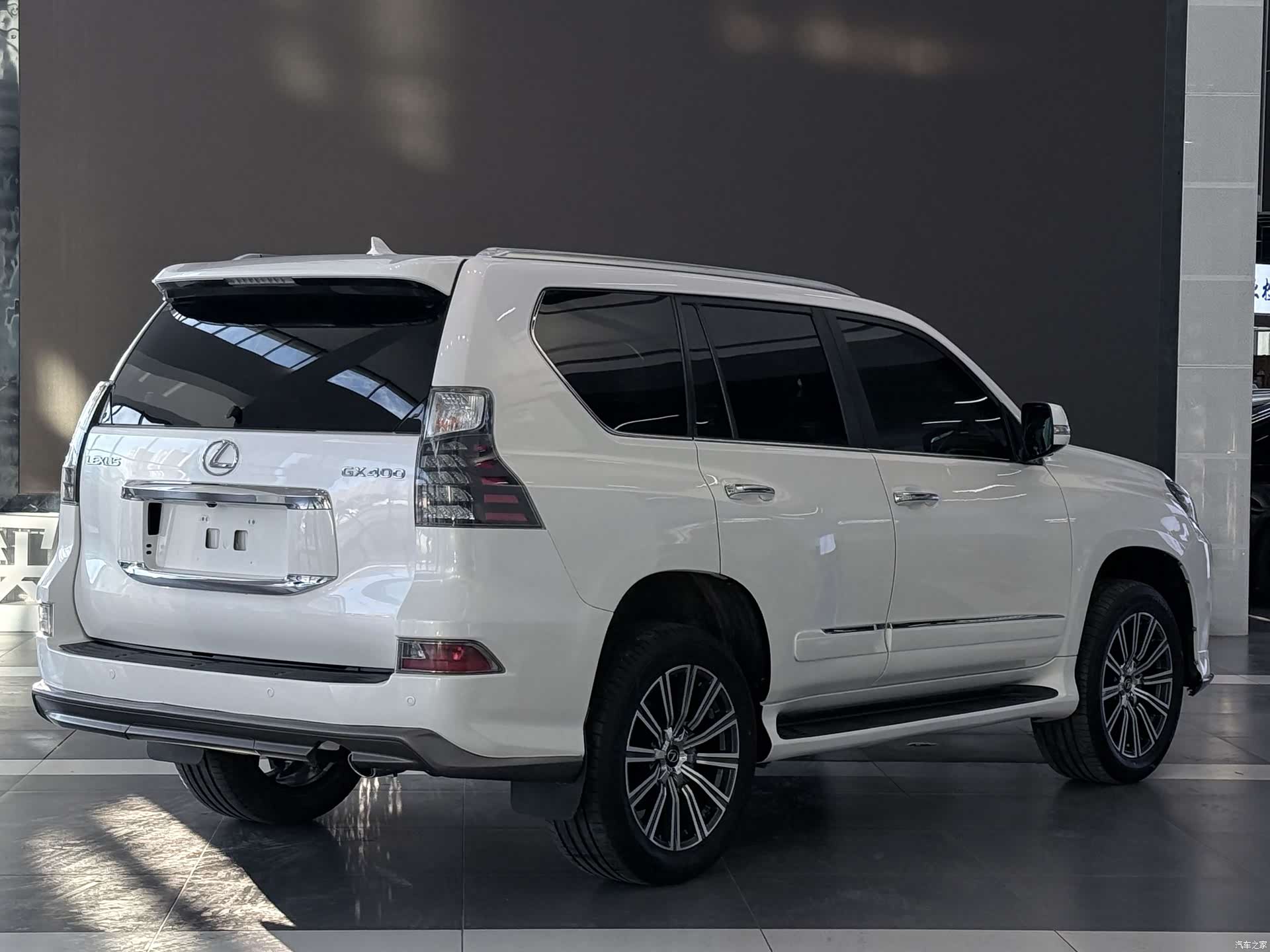 Lexus GX, 2012 3