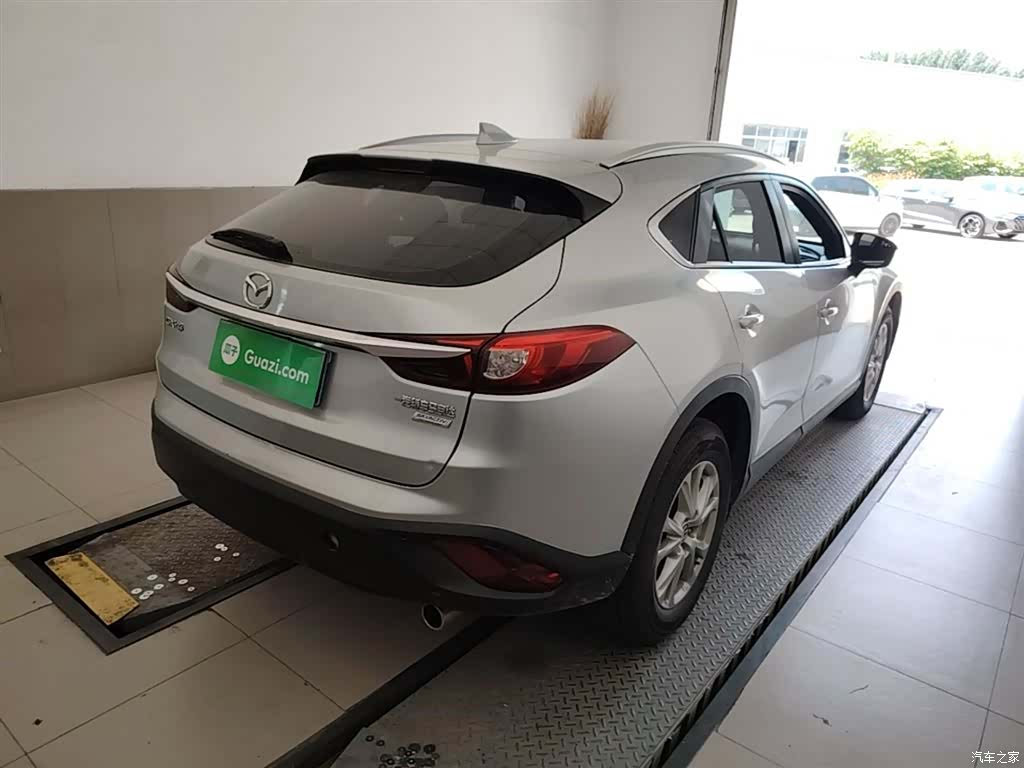 Mazda CX-4, 2017 все фото