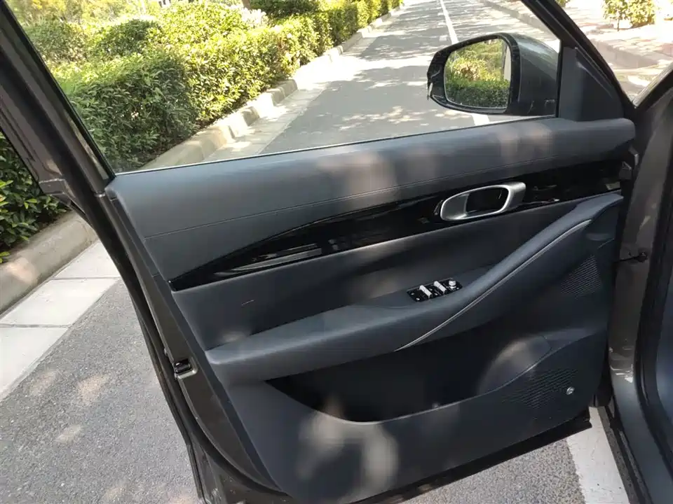 Geely Galaxy Galaxy E5