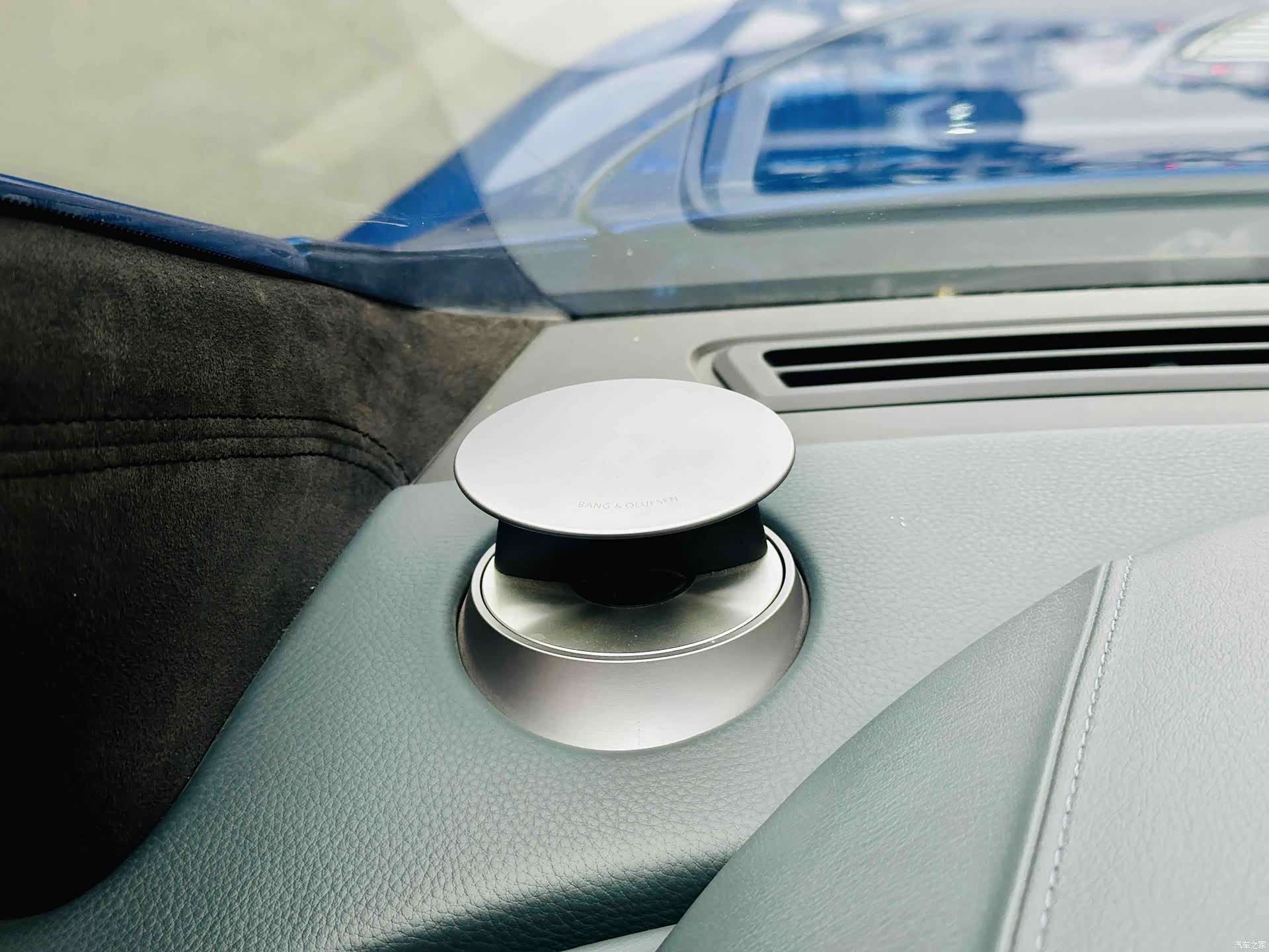 Aston Martin Rapide, 2013 13