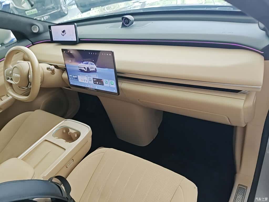 Exeed Yuan, 2025 10