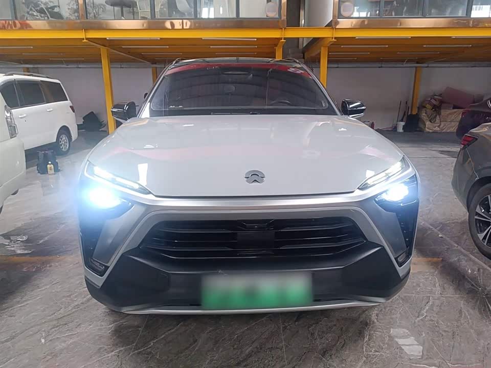NIO ES8