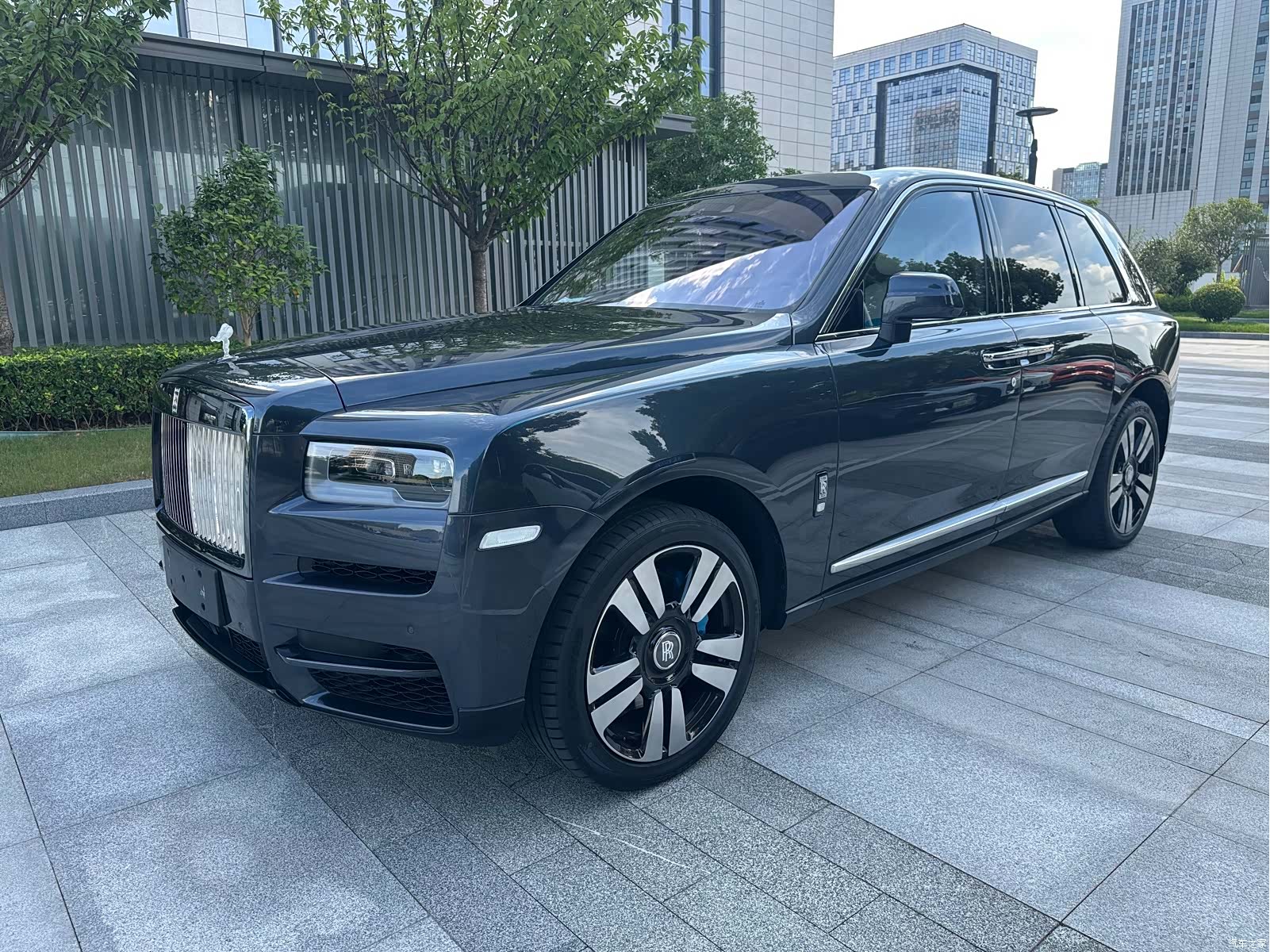 Rolls-Royce Cullinan, 2019 1
