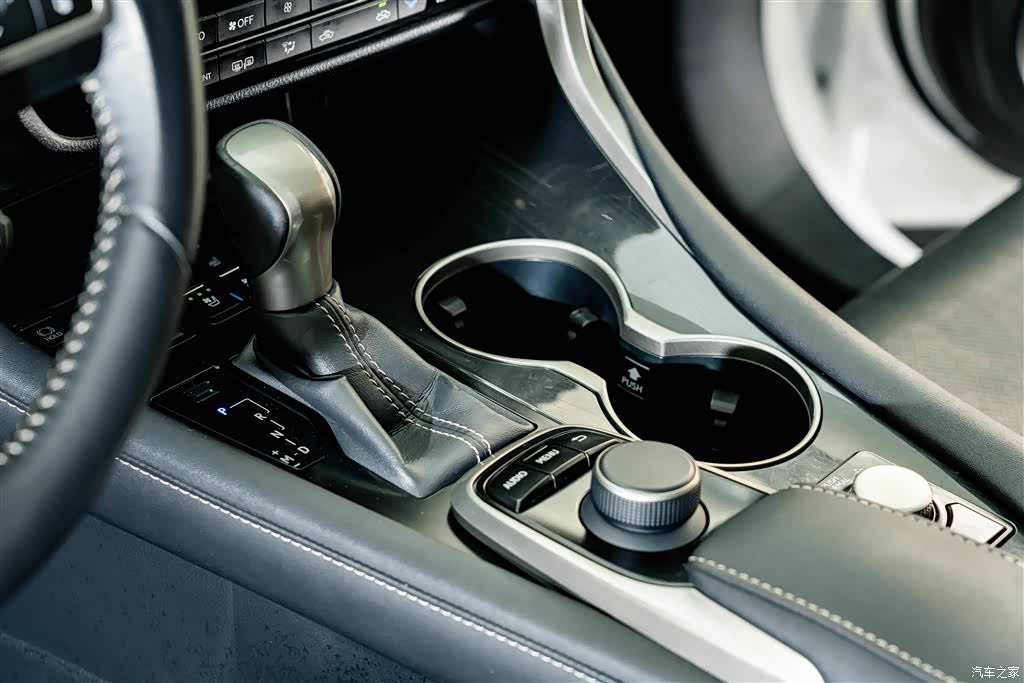 Lexus RX, 2016 10