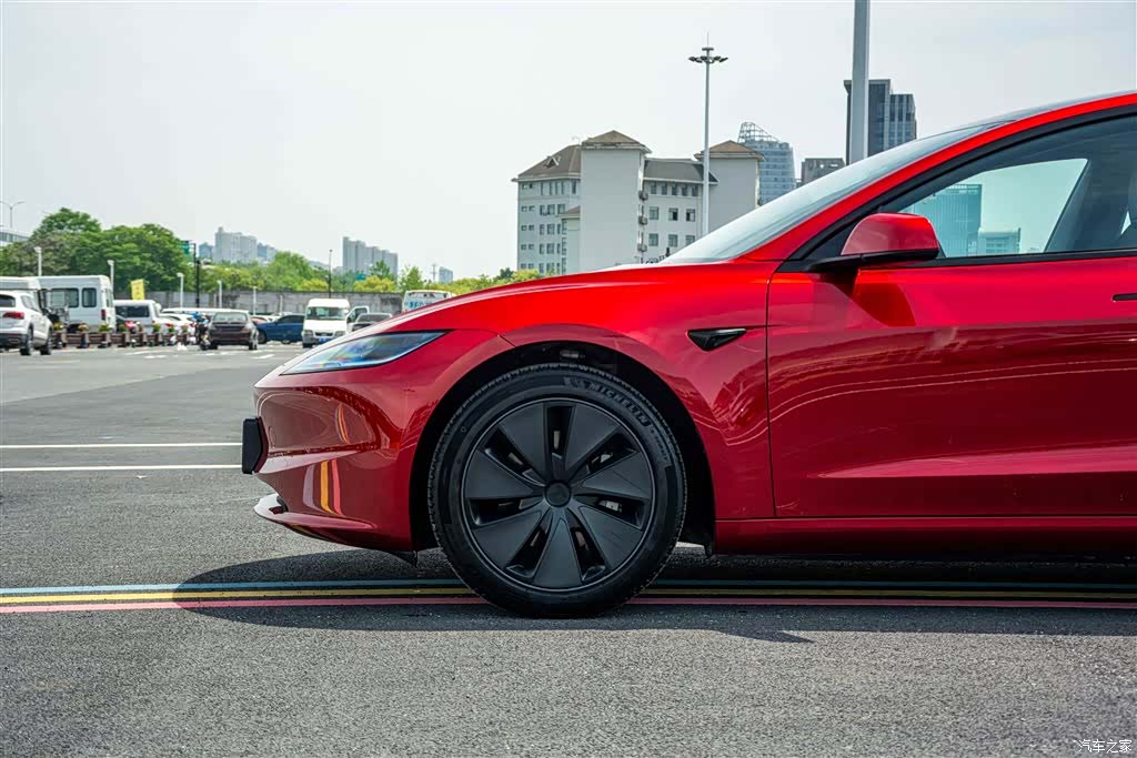 Tesla Model 3, 2024 4