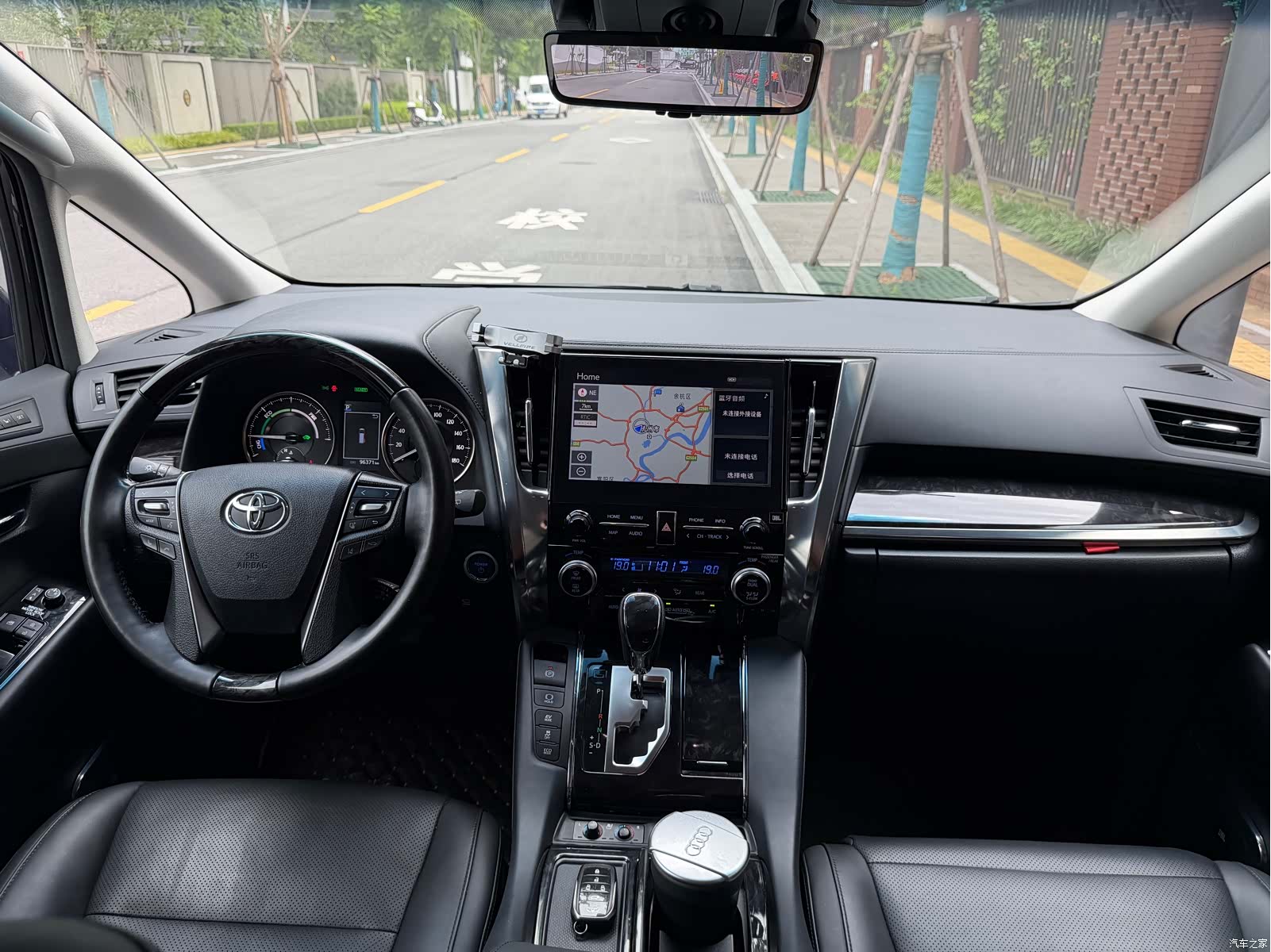 Toyota Vellfire, 2021 8