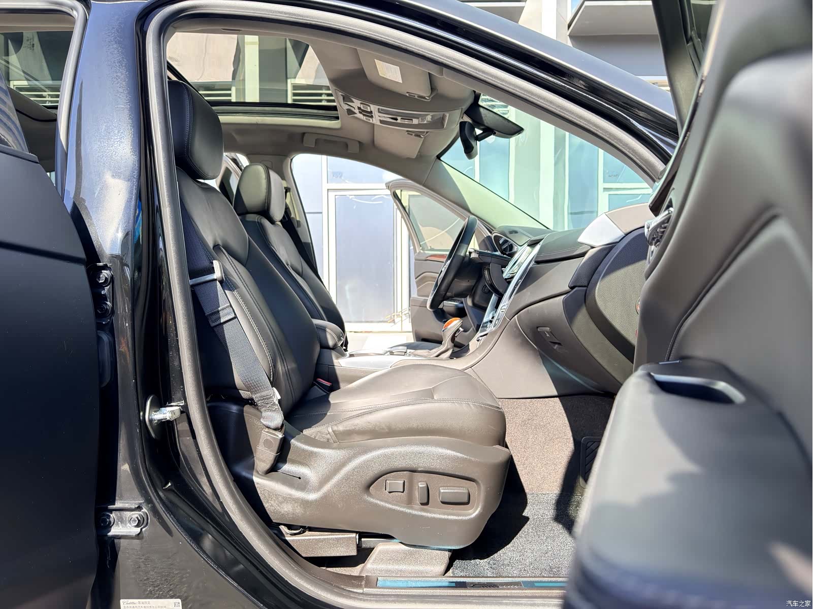 Cadillac SRX, 2016 10