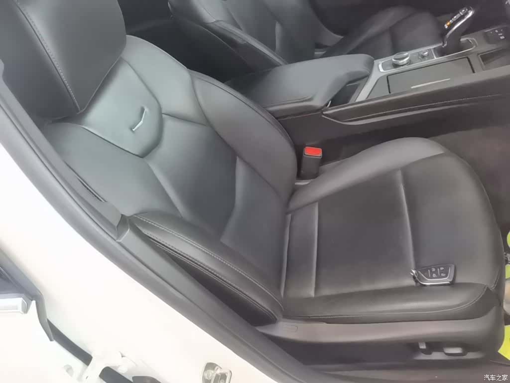 Cadillac CT5, 2023 25