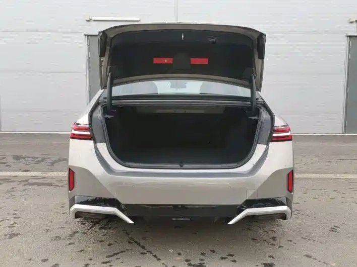 BMW i5 BMW i5