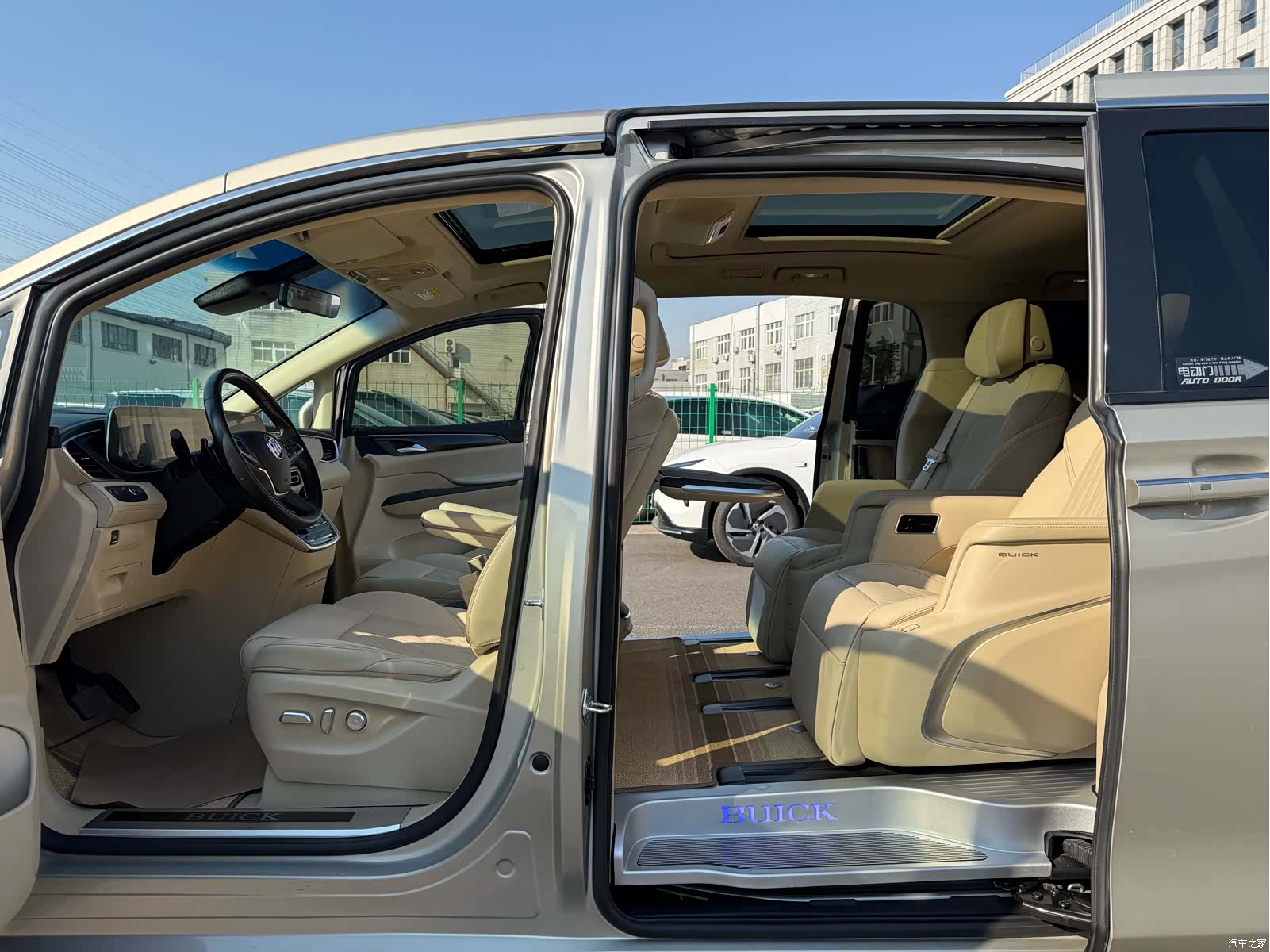 Buick GL8, 2022 7